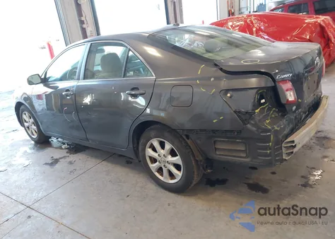 2011 Toyota Camry Le z USA, uszkodzony, nr VIN 4T1BF3EK5BU649996